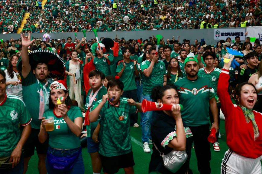 Afición partido México