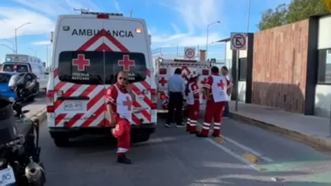 Amenazan con arma de fuego a paramédicos a bordo de una ambulancia en Aguascalientes