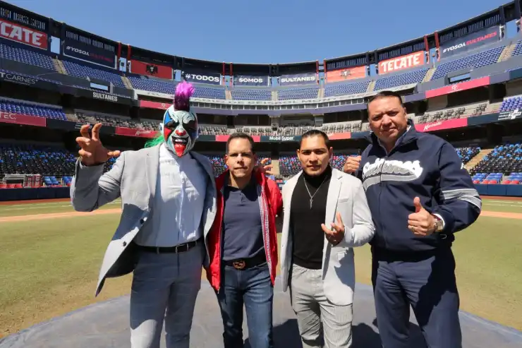 TriplemaniaRegia.jpg