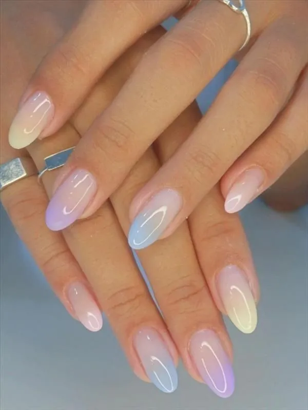 7 diseños de uñas almendra para la primavera 2026: puedes usarlas en cortas o largas