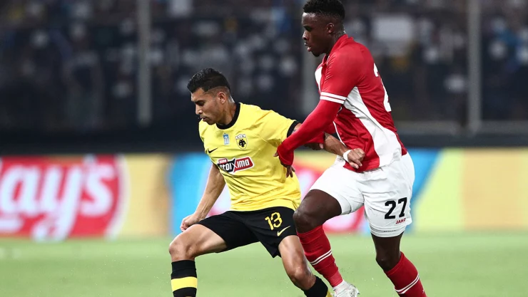 Orbel&iacute;n Pineda con el AEK Atenas