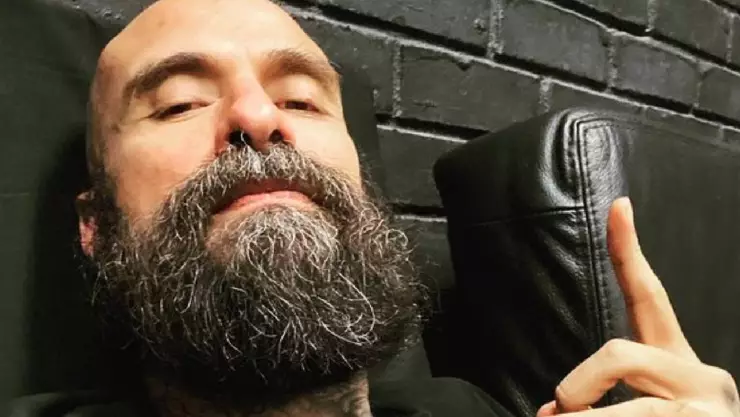 Una abuelita reaccionó al video explícito de Babo, de Cartel de Santa, y se volvió en redes sociales.