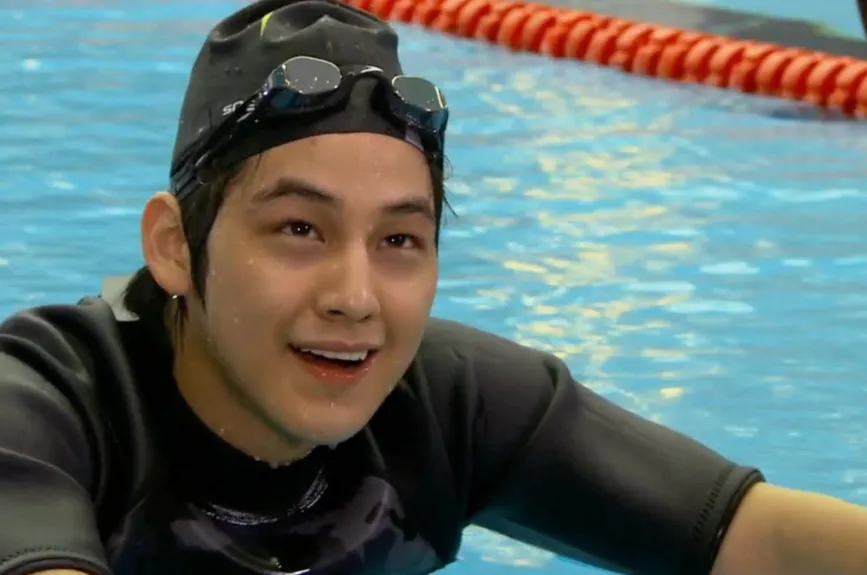 Última competencia: natación ¡pero Jun Pyo no sabe nadar! ¿Quién lo diría?