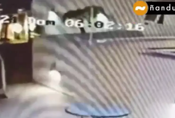VIDEO: ¡TRAGEDIA! Un joven muere tras caer desde una terraza