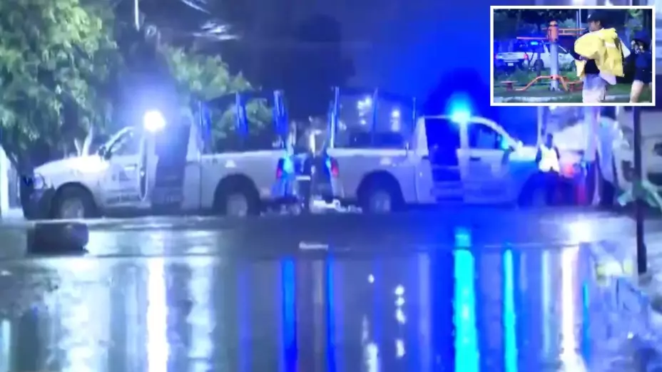 Inundación en Nezahualcóyotl deja 8 mil familias afectadas tras intensas lluvias. En la imagen se observan las graves afectaciones tras la tormenta torrencias que afectan en la zona.