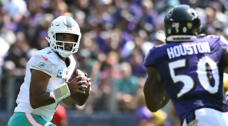 Tua Tagovailoa ante los Baltimore Ravens