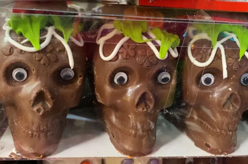 día-de-muertos-2023-México-calaveritas-de-azucar-venta