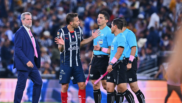 Árbitro América Cruz Azul 