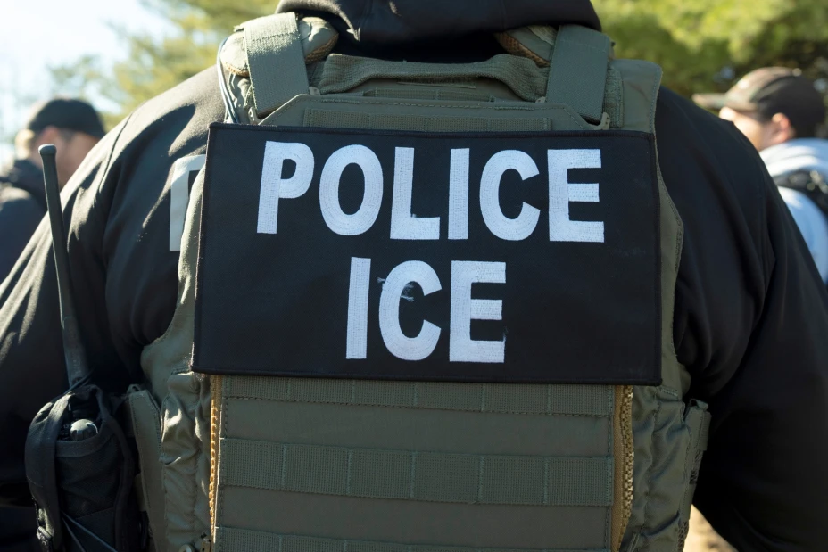 Hombre muere atropellado al huir de agentes de inmigración .jpg
