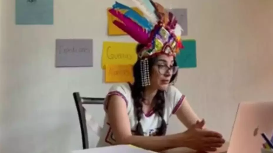 maestra disfraces.jpg