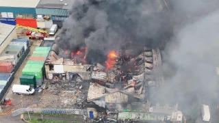 Los bomberos continúan respondiendo al grave incendio en Southall, en el oeste de Londres