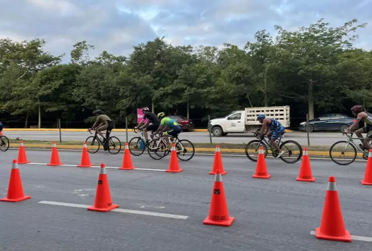 Confirman la muerte de un atleta durante un reconocido triatlón en la Riviera Maya