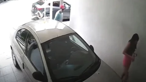 ¡Se busca! Acosador bajó falda a mujer en Nuevo León; difunden video para localizar al agresor