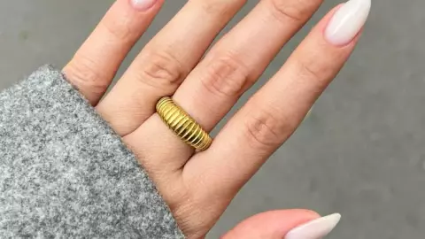 Las uñas milky están en tendencia y brindan un aspecto de elegancia y frescura