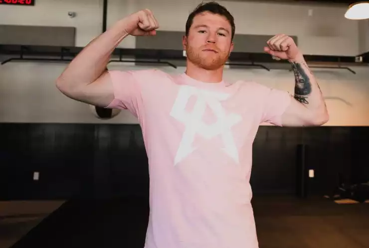 Revelan quién cantará el himno nacional en la pelea de Canelo vs Charlo