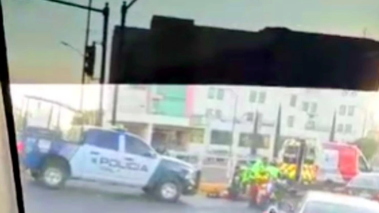 Se registra accidente sobre Calzada de los Héroes y Malecón, en León, hoy 21 de noviembre