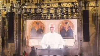 El Papa aparece en rave y bendice a los asistentes en fiesta.png