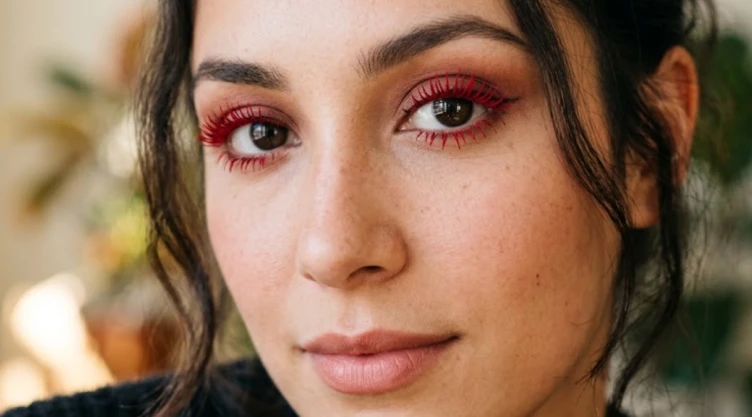 /estilo-de-vida/pestañas-rojizas-agrandar-ojos