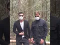 Ricky Martin y su pareja con lentes negros.jpg