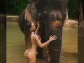 Belinda con un elefante.jpg