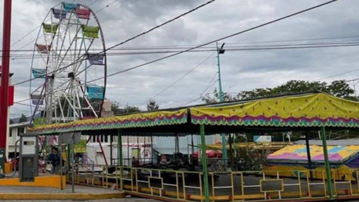 Tras días en coma, muere padre que cayó de juego mecánico en Tepanco de López
