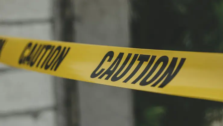 Encuentran cuerpo sin vida con múltiples impactos de bala en predio de Tlaquepaque