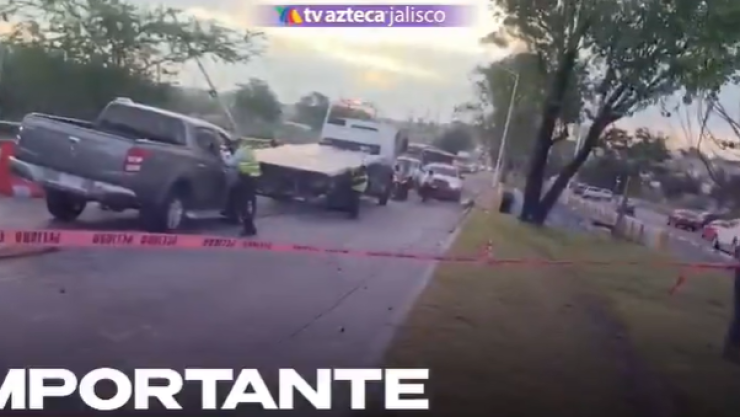 Volcadura sobre Periférico deja tres lesionados en Guadalajara