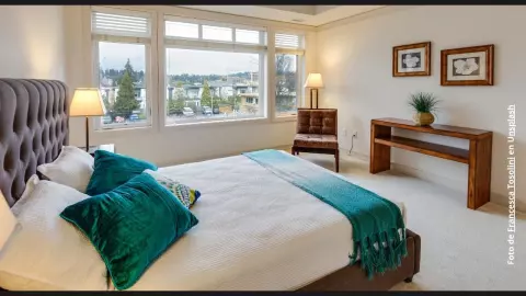 ¿Cómo decorar una habitación para atraer buena energía?