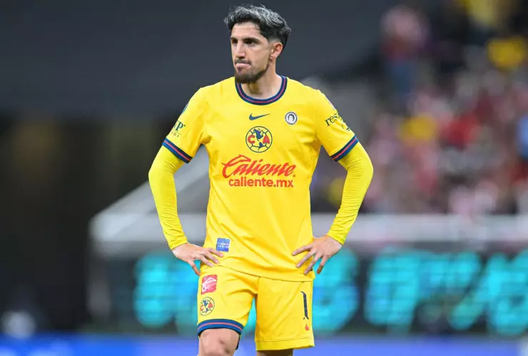 VIDEO Diego Valdés presume tricampeonato ante la afición de Chivas y los rojiblancos se prenden en el Clásico Nacional