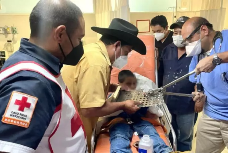 niño atorado