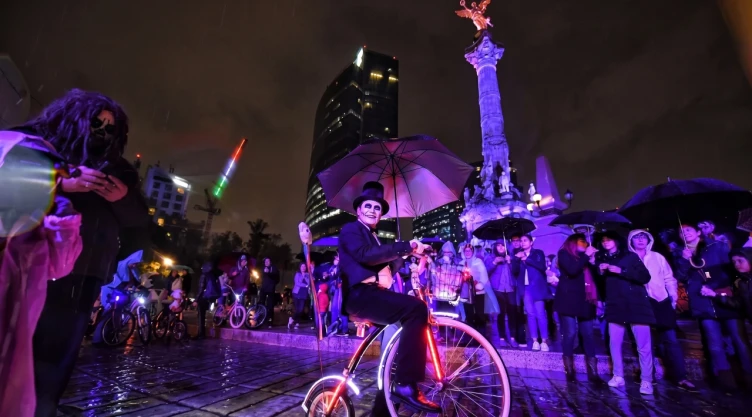 Calles cerradas y alternativas viales por paseo nocturno Día de Muertos 2026
