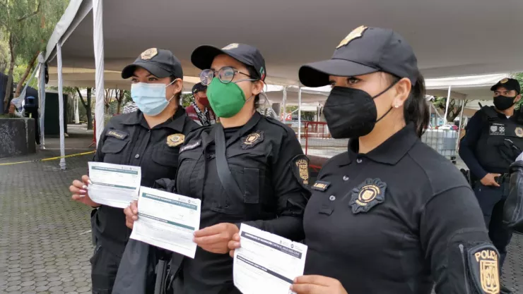 MUJERES POLICÍAS VACUNACIÓN CDMX.jpeg