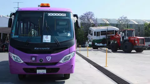 Autoridades de la CDMX anunciaron el proceso de renovación de microbuses.