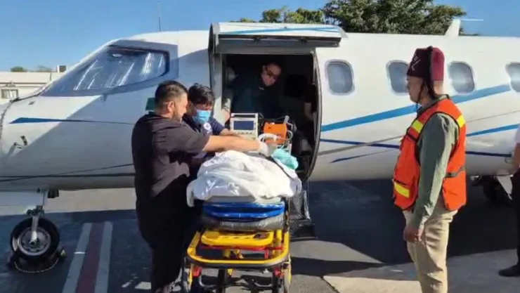 Regresa Abdiel, uno de los menores heridos tas explosión en Guamúchil..jpg
