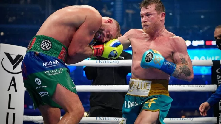 saunders-fractura-canelo.jpg