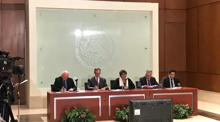 Oficial Mayor de Hacienda salud medicamentos
