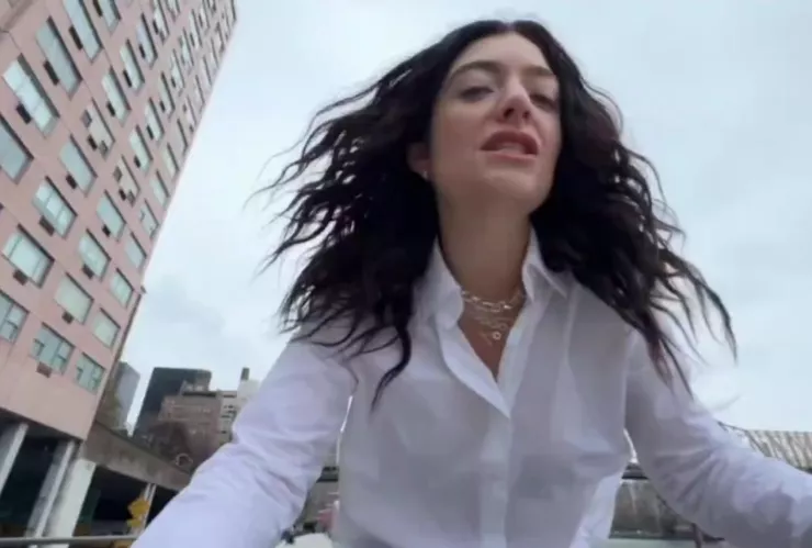 Lorde anuncia fecha de lanzamiento de su nuevo material