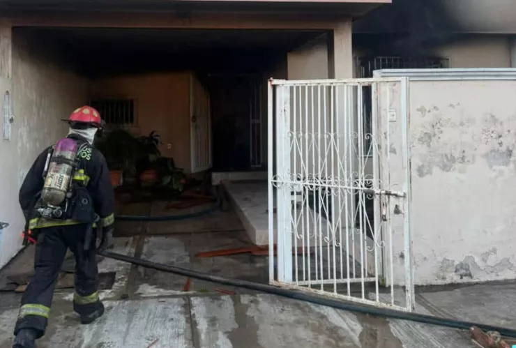 Se registra explosión e incendio en Mazatlán, en el fraccionamiento Alameda
