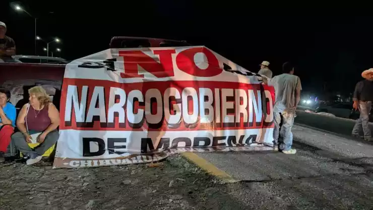 Habitantes impiden el paso a camiones de Morena previo a mitin