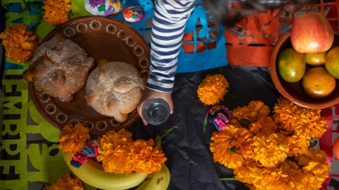 Altar de muertos para un recién fallecido: Qué se puede y no poner en la ofrenda