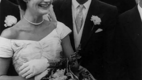 John F. Kennedy y Jacqueline Bouvier se casan