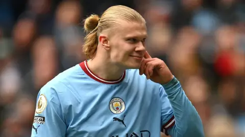 Erling Haaland celebrando su gol 27 con el Manchester City temporada 2022-23