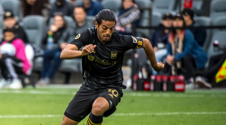 Carlos Vela sí pudo ir al Barcelona
