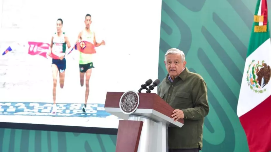 AMLO 29 NOV 2021 MARATÓN CDMX.jpeg