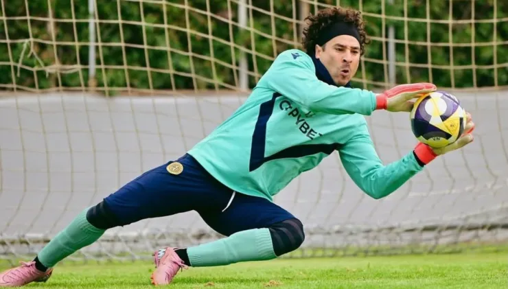 Memo Ochoa, el candidato de Herrera
