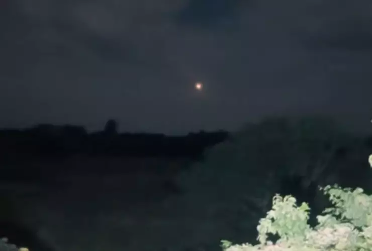 ¿Es una bruja Captan en VIDEO bola de fuego en el cielo.jpg