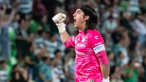 Carlos-Acevedo-Cuánto-vale-actualmente-el-portero-del-Santos.jpg