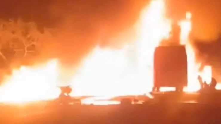 autobús incendiado