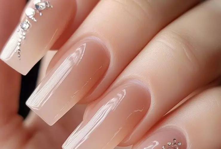 47 diseños de uñas para boda que puedes elegir para ese día especial: o incluso si eres invitada