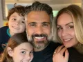 Jaime Camil y su hermosa familia..jpg